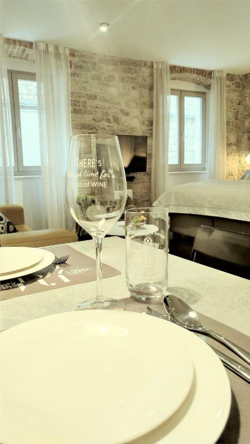Studio Apartment Offside Split Bagian luar foto